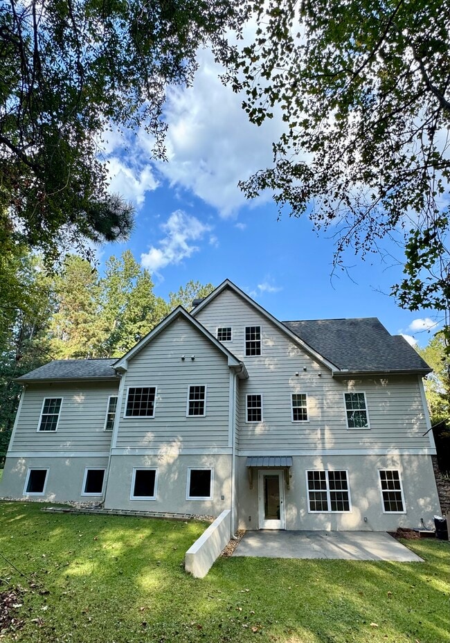 Building Photo - 886 Moore Rd