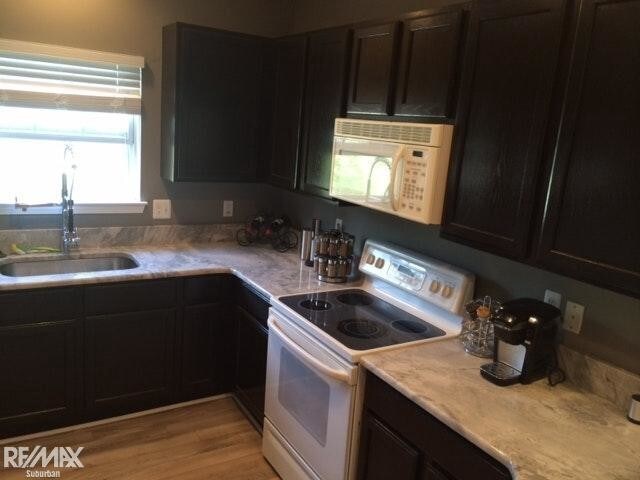 Building Photo - 25965 Maritime Cir S