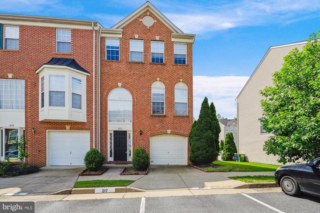 Primary Photo - 217 Chesterbrook Ct