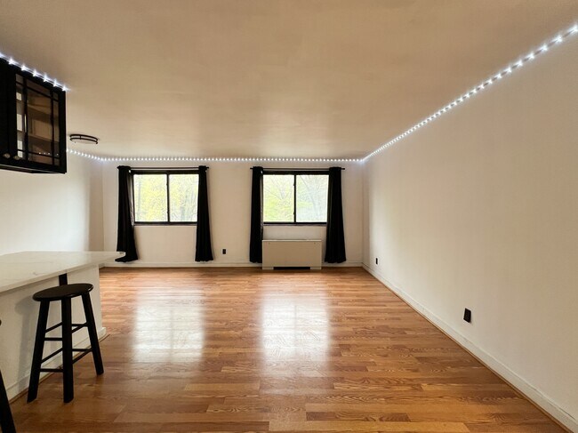 Foto del edificio - 8601 Manchester Rd