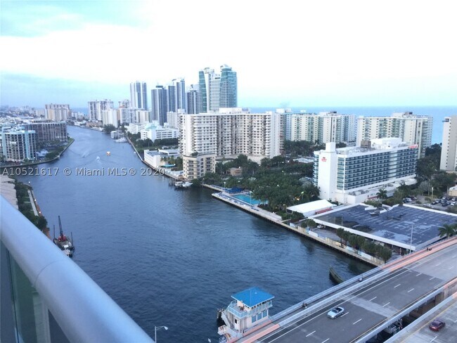 Foto del edificio - 2600 Hallandale Ave