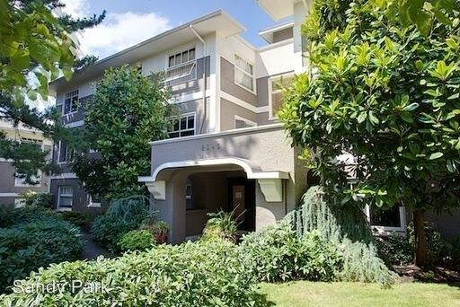 Foto principal - 630 NE 23rd Ave