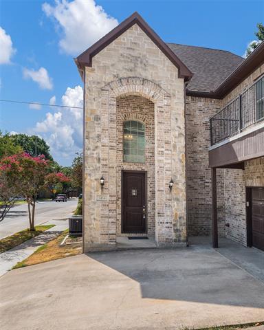 Building Photo - 5456 Longview St
