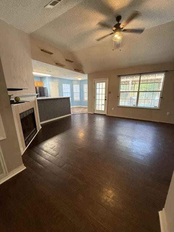 Foto del edificio - 14064 Woodmont Dr