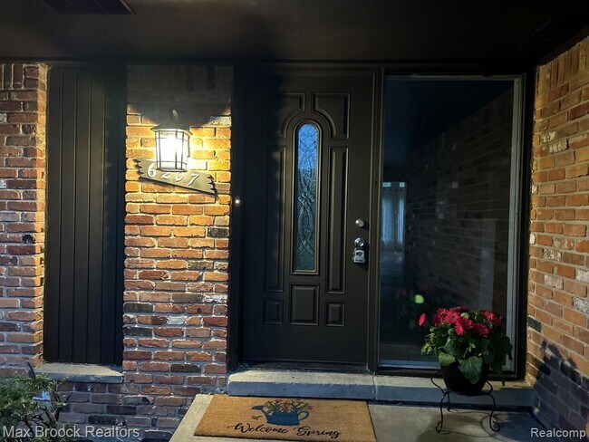 Foto del edificio - 6207 Nicholas Dr