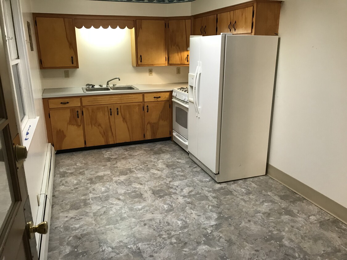 Foto principal - 904 W Brook St