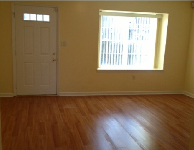 Foto del edificio - 248 W Kinney St