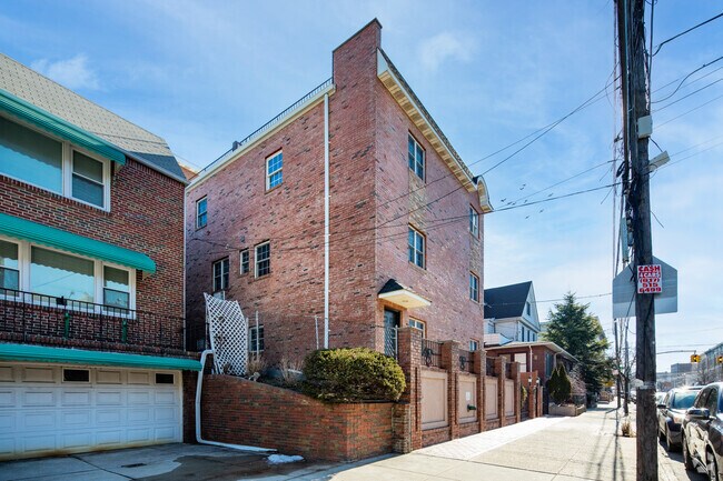 Foto del edificio - 6315 Forest Ave