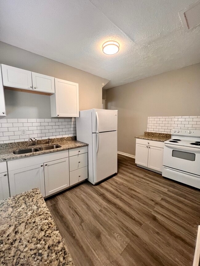 Building Photo - Historic and Elegant Rental Home on Clifto...