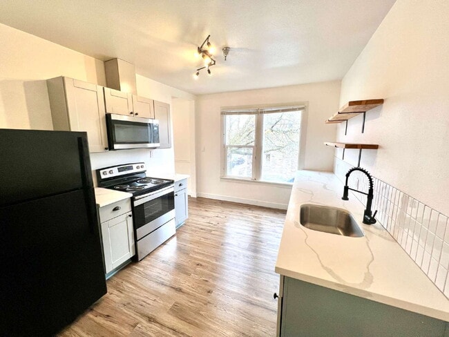 Building Photo - 2 Bedroom Apartment in the Heart of Tacoma