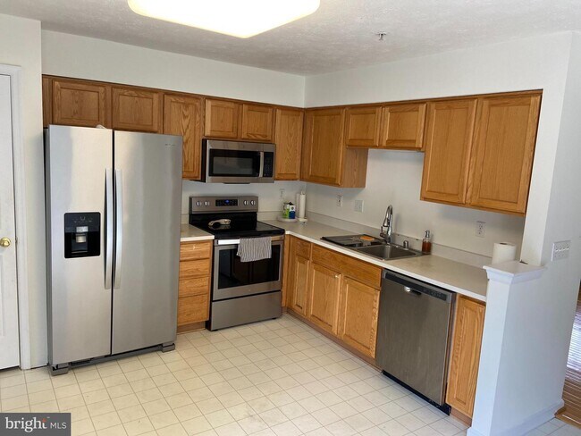 Foto del edificio - 8111 Silver Fox Way