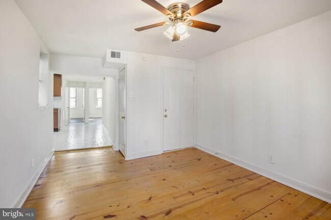 Building Photo - 2538 Amber St