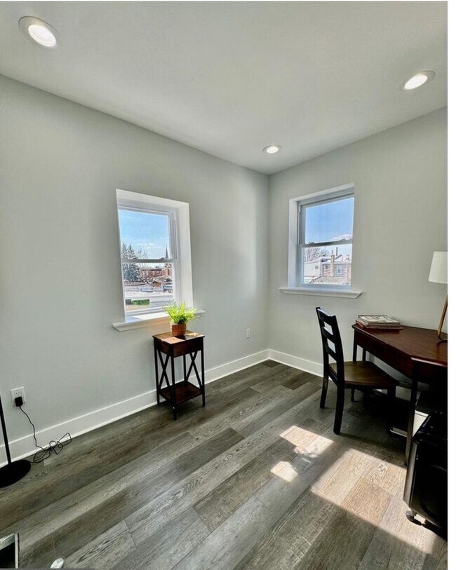 Foto del edificio - 4530 Salmon St