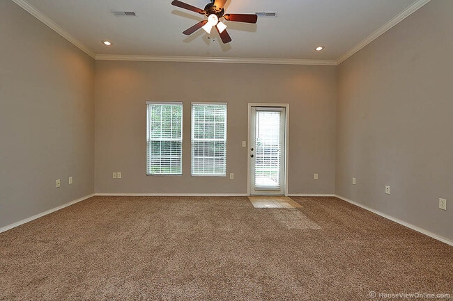 Building Photo - 1345/1347 Amblewood