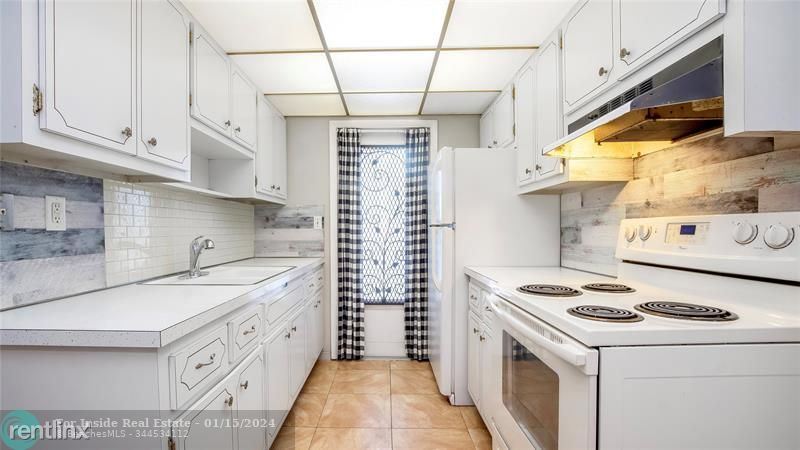 Primary Photo - 1 br, 1 bath House - 1855 Plunkett St Apt 403