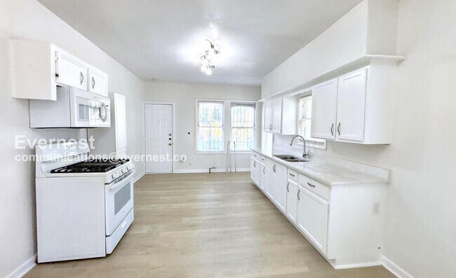 Foto del edificio - 1302 Ryon St