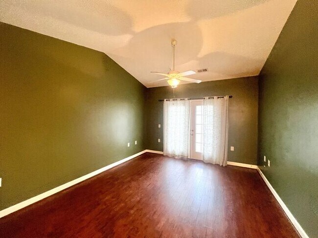 Foto del edificio - Beautiful 2 Bedroom 2 Bathroom Located in ...