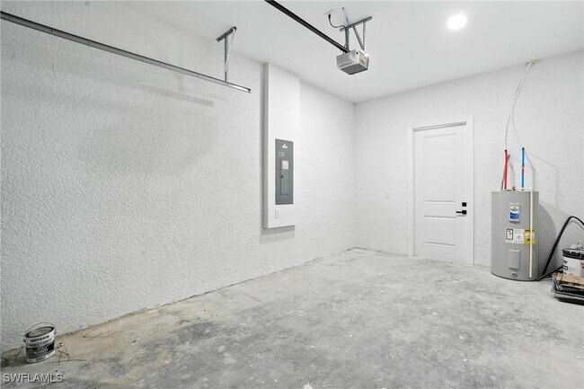 Building Photo - 4881-4883 Leonard Blvd S
