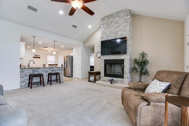 Building Photo - 4720 Pinon Ridge Dr
