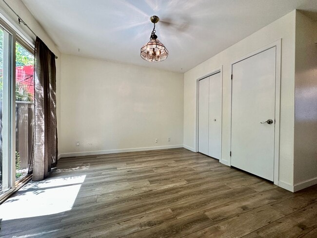 Foto del edificio - Spacious 3 Bed 2.5 Bath Walnut Creek Townh...