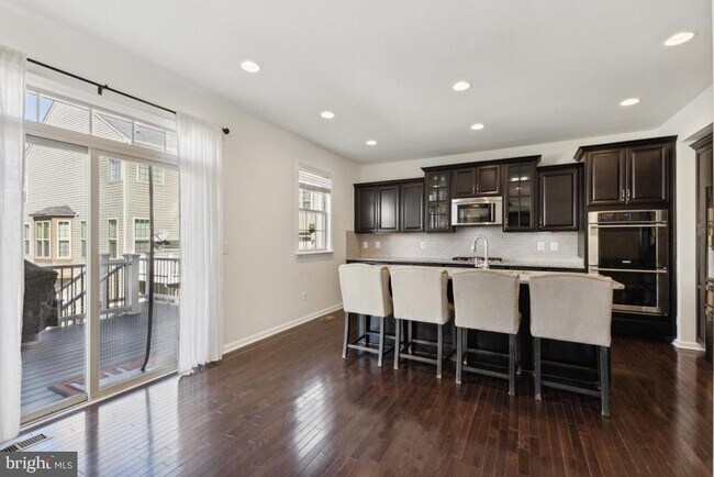 Building Photo - 7156 Lyndam Hill Cir