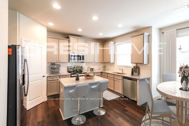 Foto del edificio - 521 Fiery Warbler St