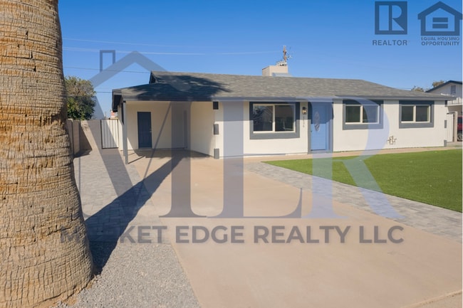 Foto del edificio - 4Bed/2Bath House at University/Dobson--Complete Remodel w/Pool!