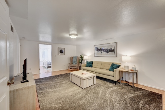 Photo - 471 S Marshall St House