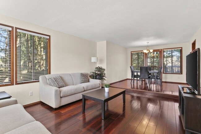 Foto del edificio - 5410 Highlands Dr NE