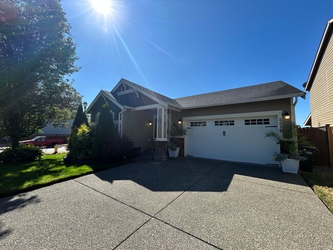 Foto del edificio - Gorgeous 3 BD, 2 BA House with 1 Car garag...