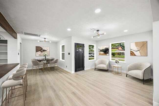 Building Photo - 4626 Holly St