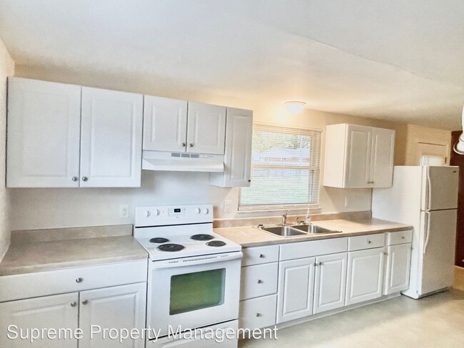 Building Photo - 3 br, 1.5 bath House - 1702 Beechwood Dr