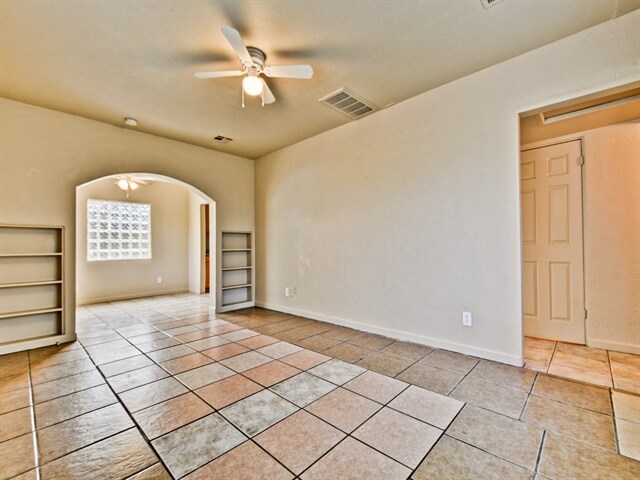 Foto del edificio - 2213 W Monroe St