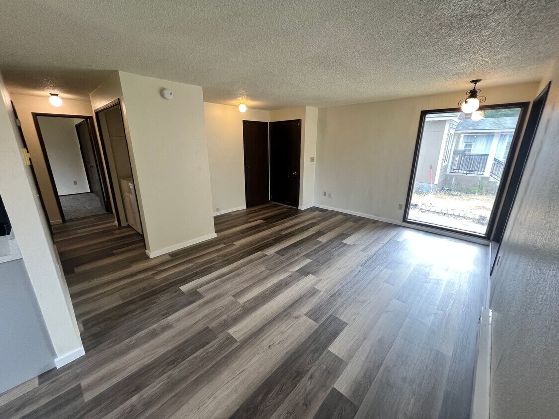 Foto principal - 1812-1816 E Mallon Ave