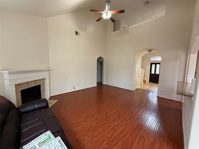 Building Photo - 6826 Pheasant Oak Dr