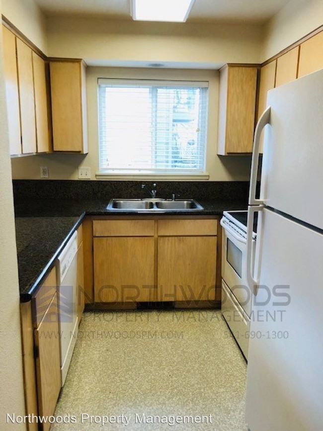 Building Photo - 3 br, 2 bath House - 550 Van Wey #2