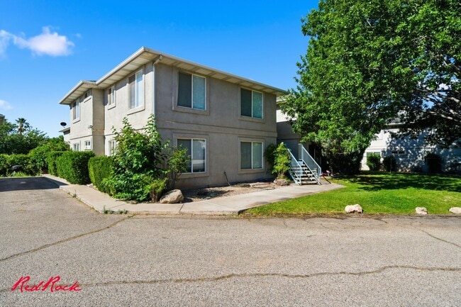 Building Photo - Newly Updated and Move-In Ready 3 bedroom home