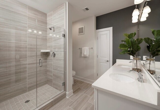 Baño principal - 2324 Windcharm St