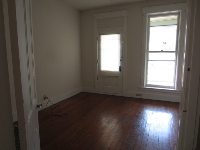 Building Photo - 2370 Flora St