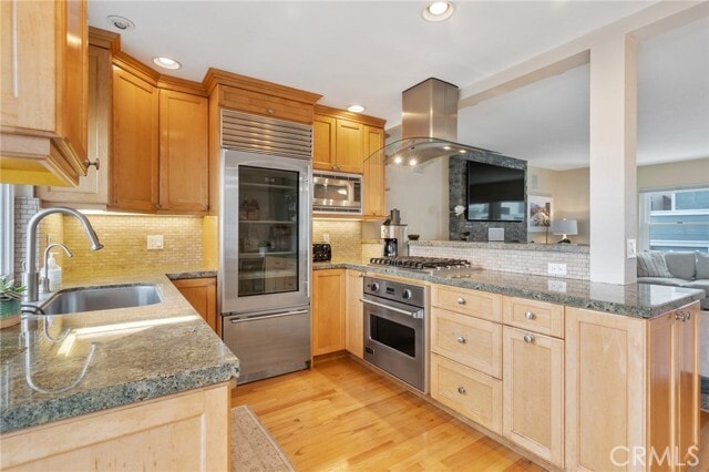 Building Photo - 427 Manhattan Ave