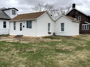 Building Photo - 827 7th Ave