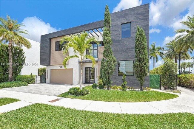 Foto del edificio - 7509 NW 99th Ave