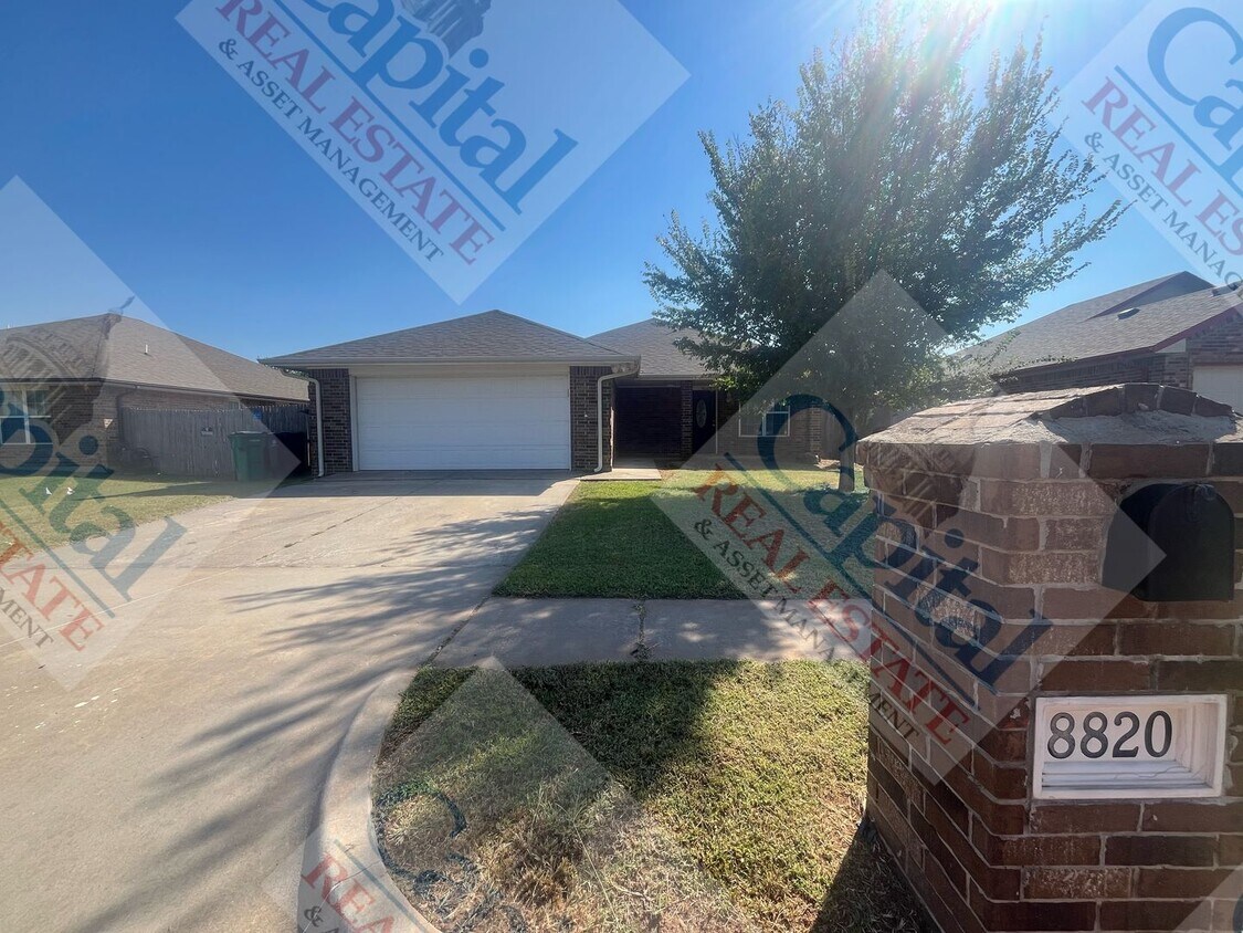 Primary Photo - Beautiful 4 Bedroom