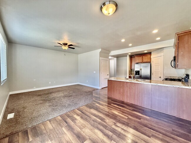 Foto del edificio - 6928 Village River Ln