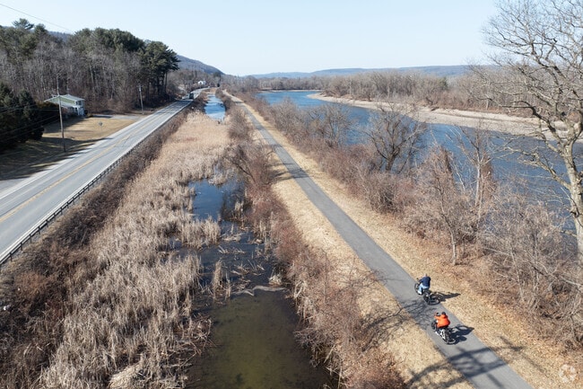 Kiwanis Park runs along the Mohawk River and is a real pleasure to enjoy.