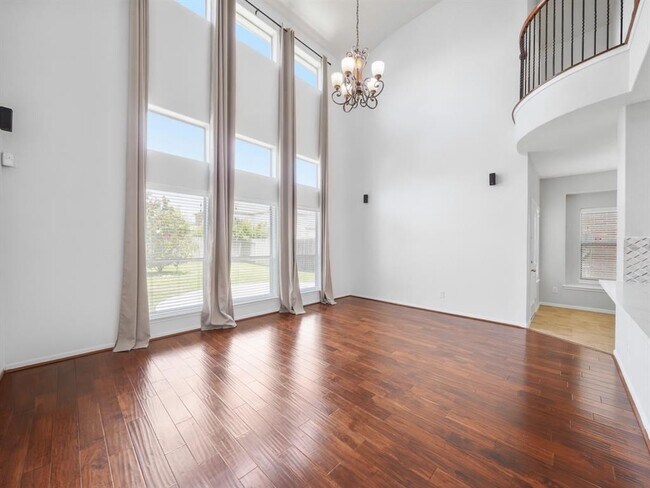Foto del edificio - 25718 Westbourne Dr