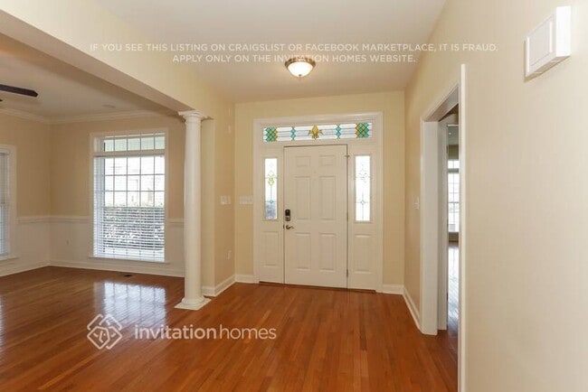 Foto del edificio - 3915 Lake Park Rd