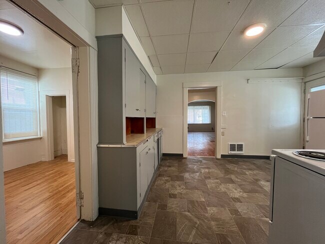 Foto del edificio - 445 Smithers Ave S