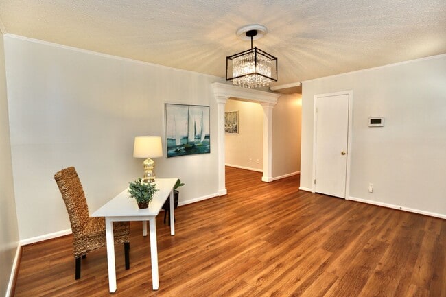 Building Photo - Adorable 3-Bedroom Home Ready 12-05-25!! Fenced Backyard - Pet Friendly - Open Floor-Plan!