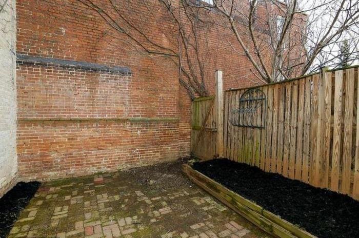 Private patio and raised garden - 1123 Constitution Ave NE
